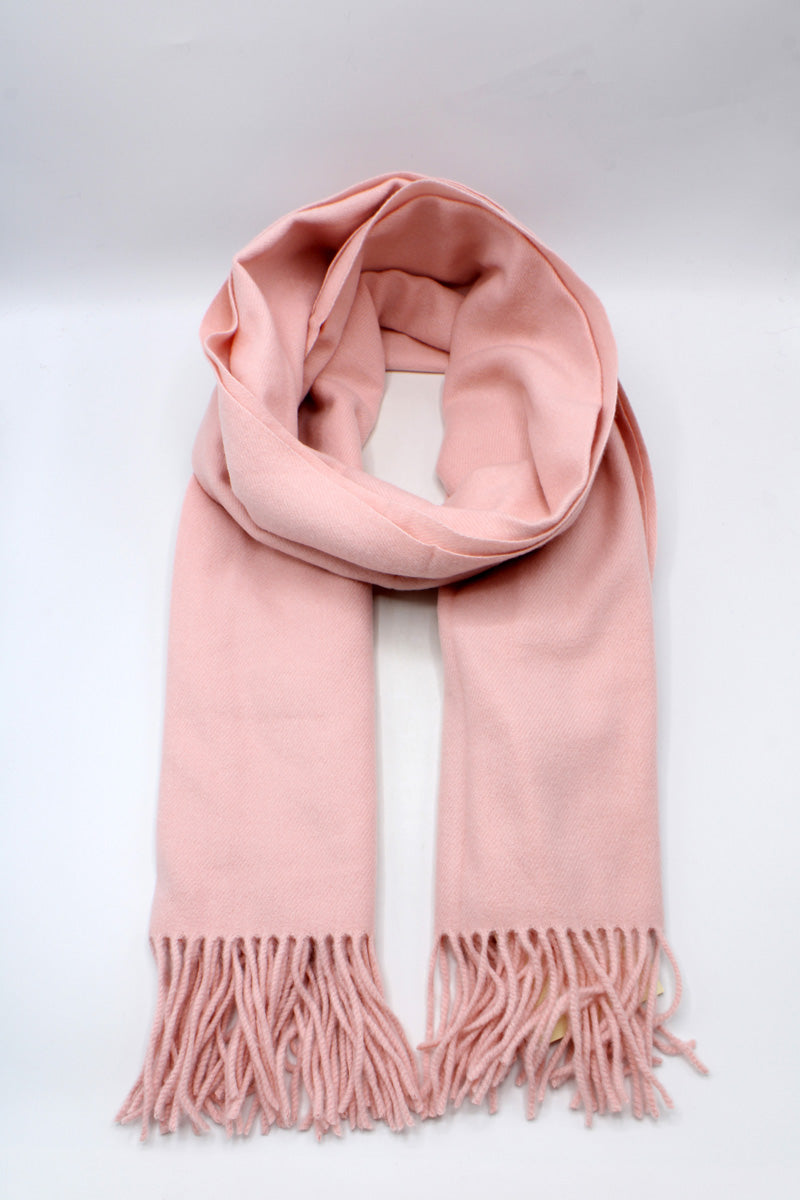 Écharpe douce à franges rose pâle
