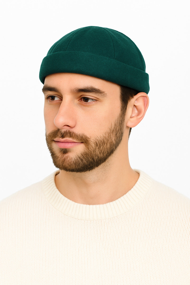 Bonnet Miki en laine vert porté par un homme, bonnet docker marin